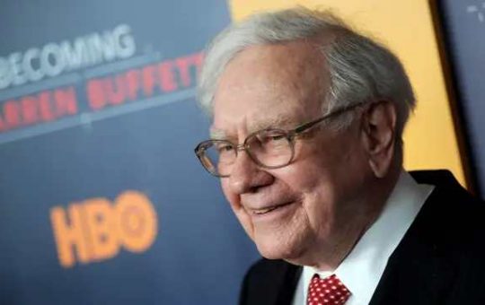 Warren Buffett's Wealth reach 100 Billion