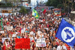 Em São Paulo, manifestantes protestam contra governo Temer
